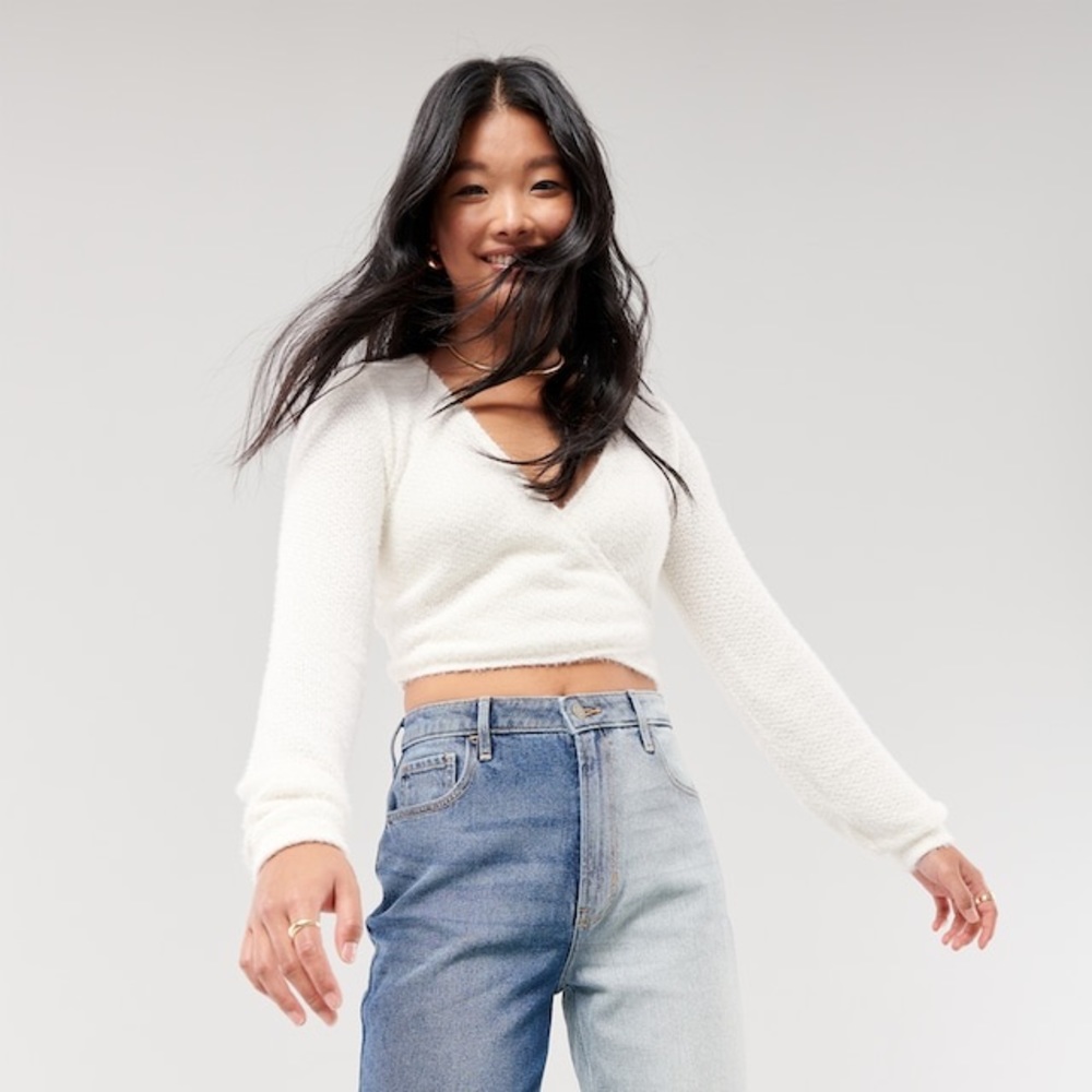 NWT Hollister multi-way eyelash wrap sweater